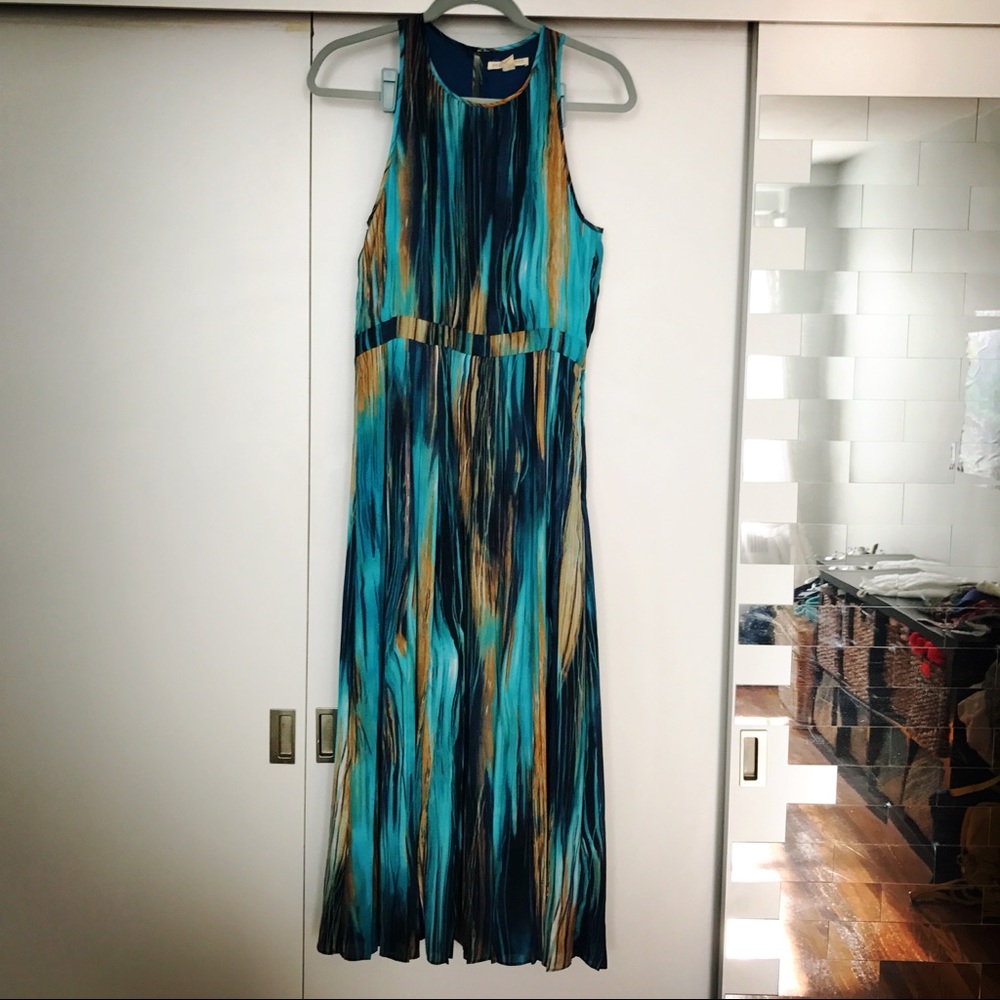Sleeveless maxi dress